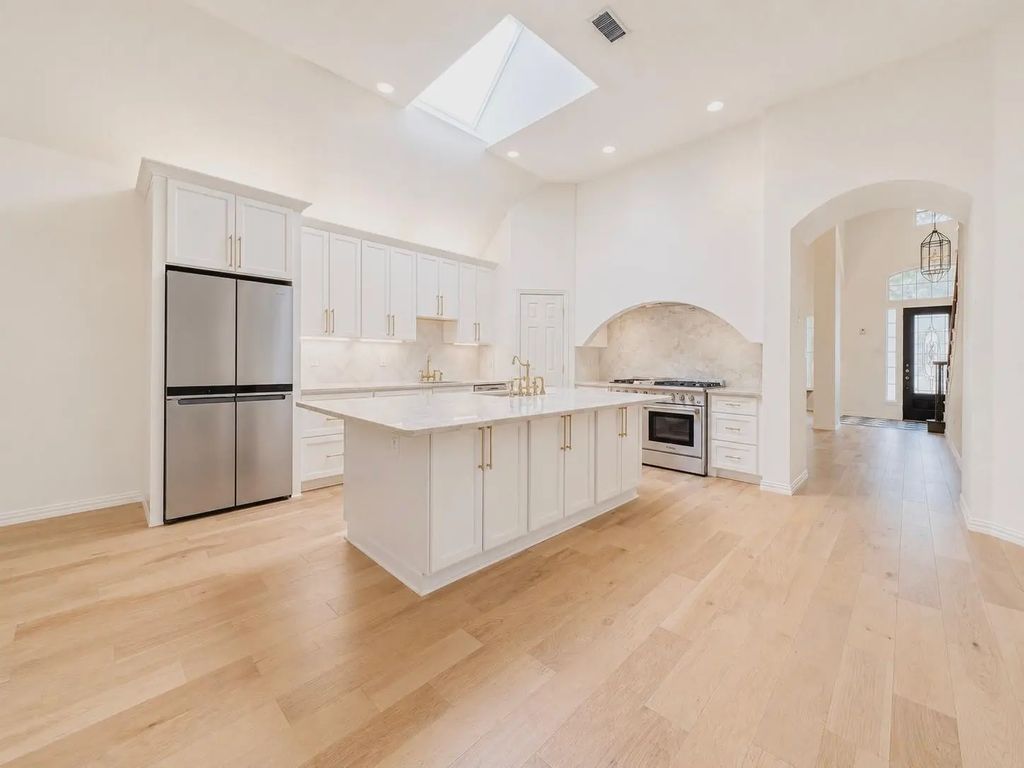 18283 Meandering Way, Dallas