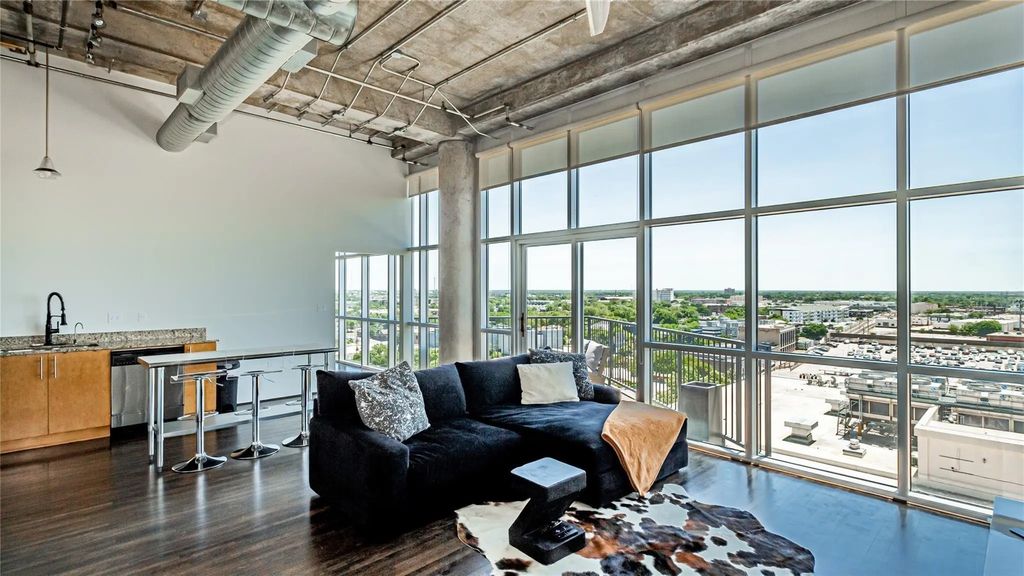 1001 Belleview Street 1002, Dallas