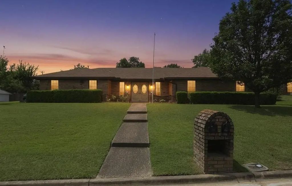 131 Patricia Drive, Hewitt
