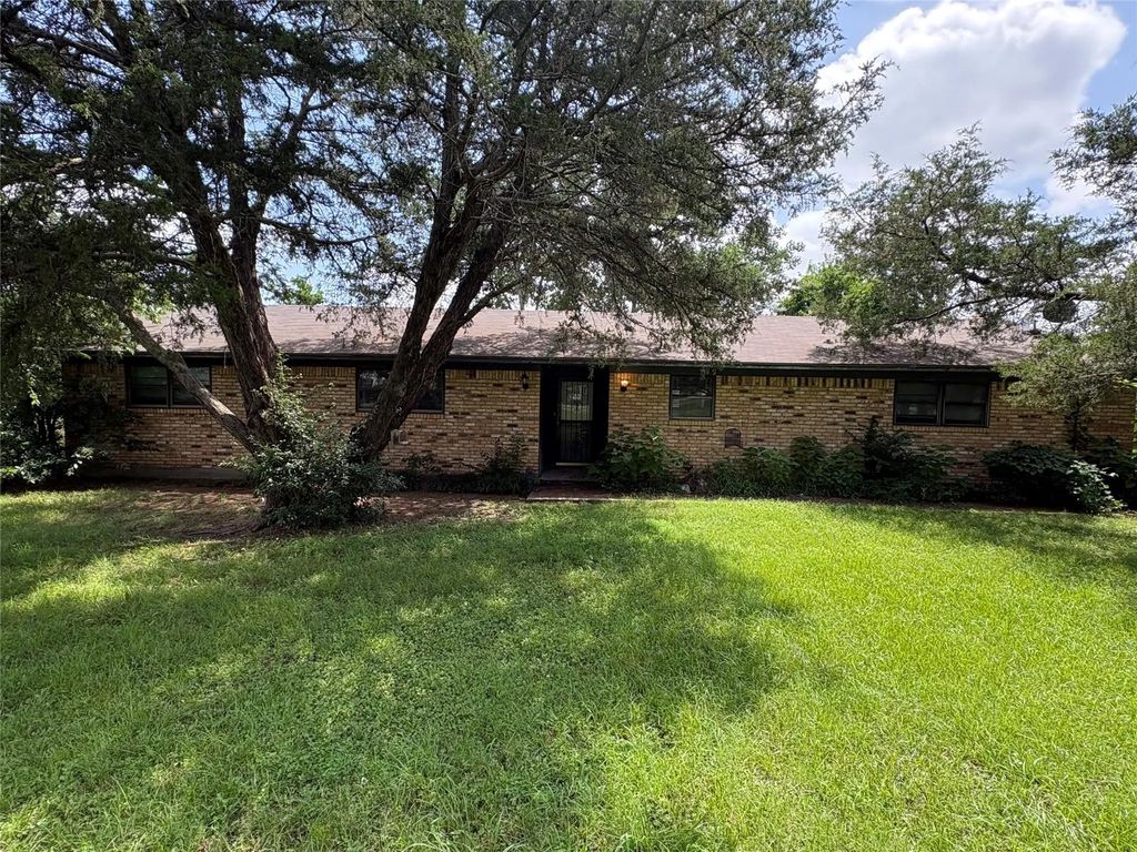 9690 Dripping Springs Road, Denison