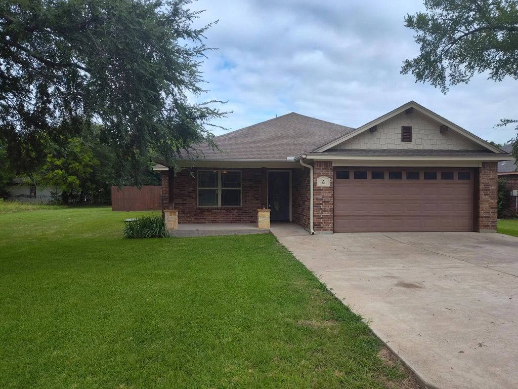 121 Rudder Road, Gun Barrel City