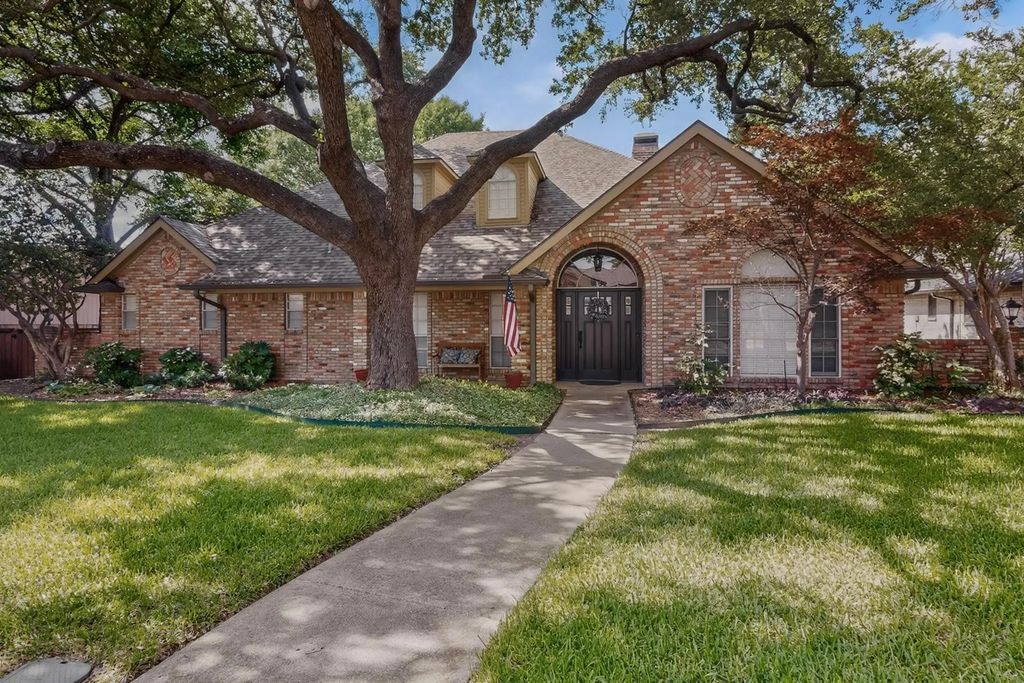 6917 Truxton Drive, Dallas