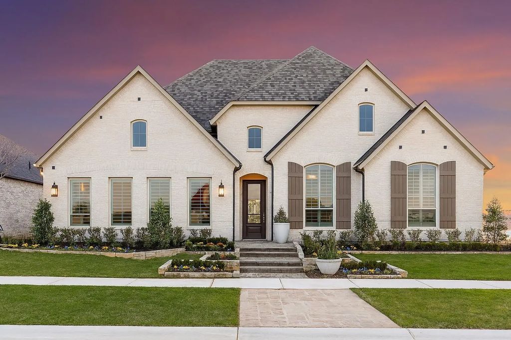 340 Lacy Oak Lane, Waxahachie