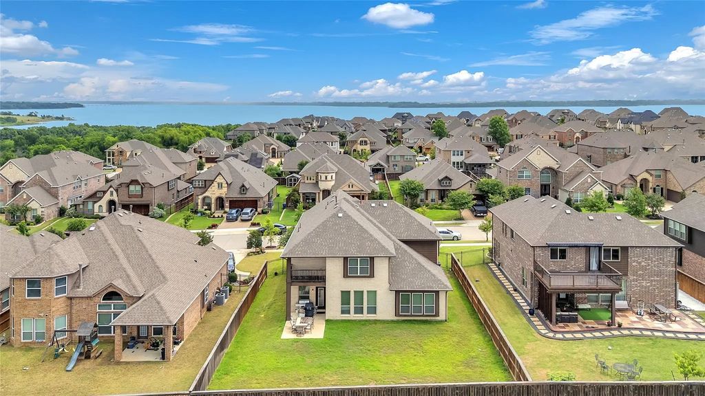 1318 Lantern Faith Drive, Wylie
