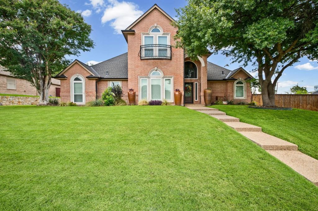 8825 Turnberry Court, Fort Worth