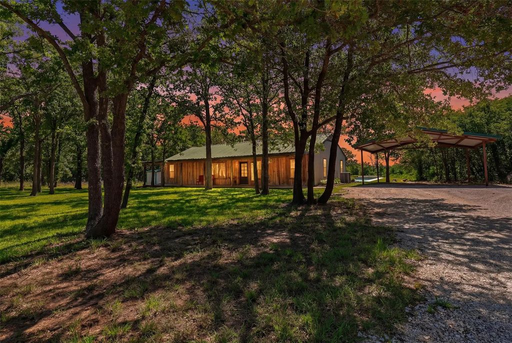 31424 N Us Highway 281, Lipan