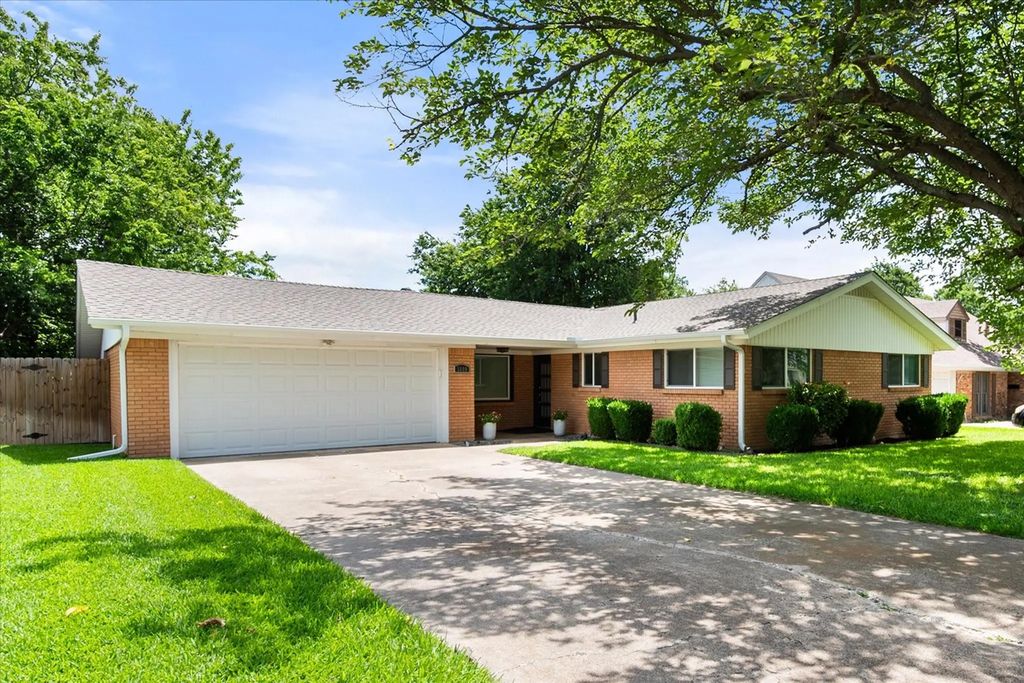 5609 Westcreek Drive, Fort Worth