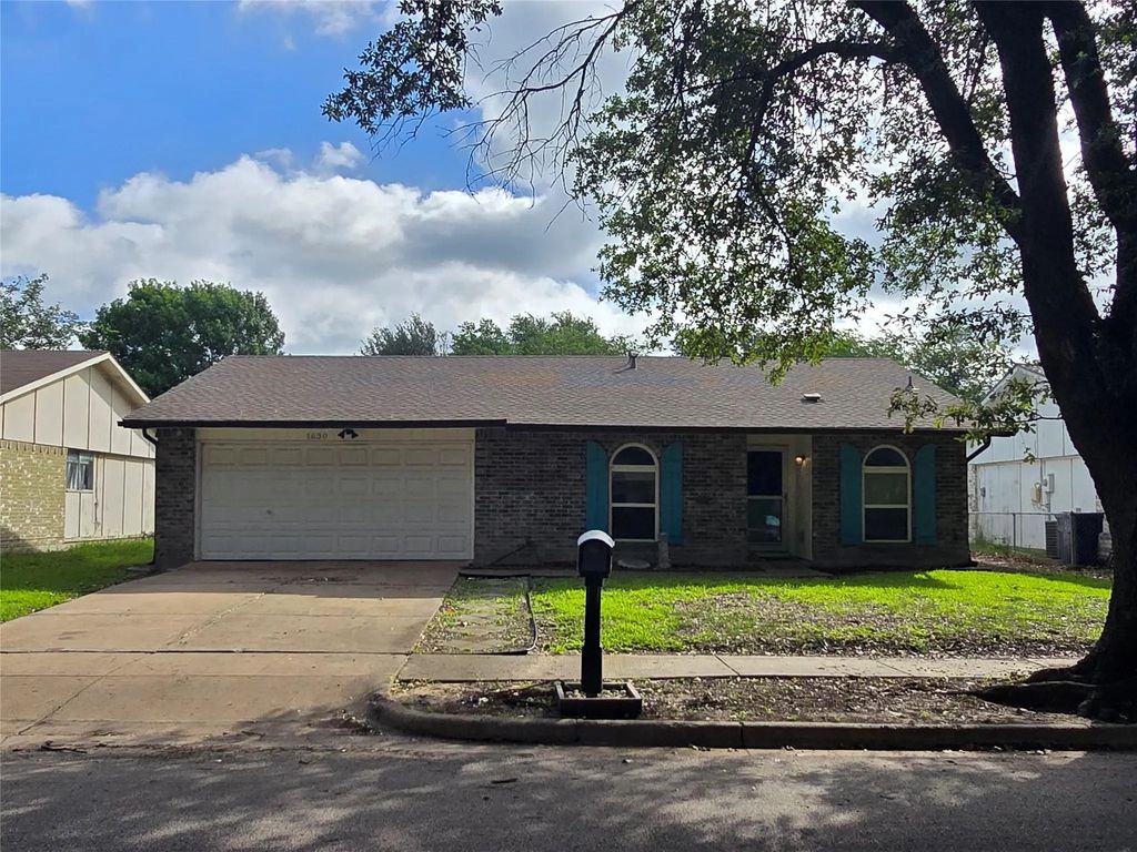 1630 Dell Oak Drive, Garland