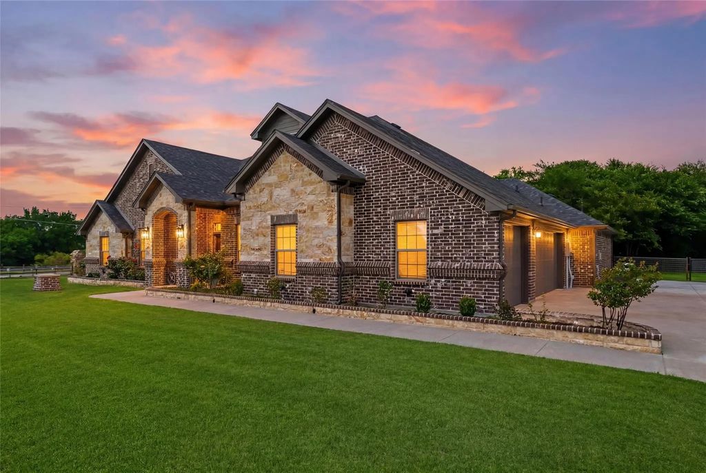 3412 Bent Creek Trail, Crowley