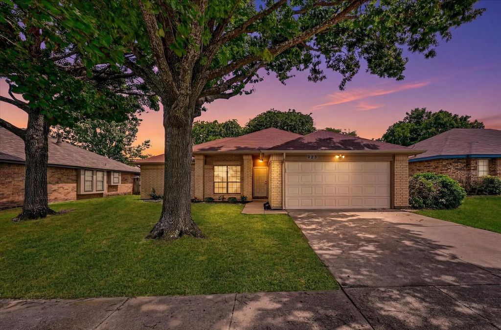 925 Larue Drive, Cedar Hill
