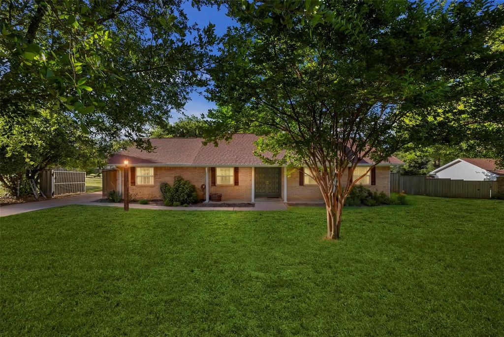 103 Cedar Drive, Oak Leaf