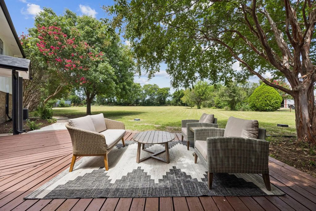 10 Chisholm Trail, Lucas