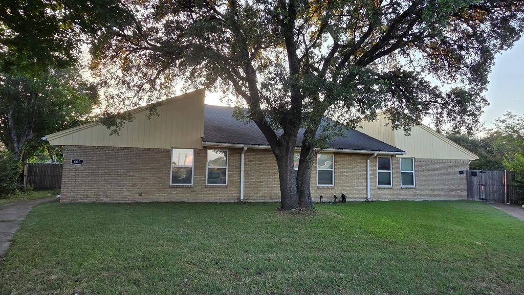 603 Woodhaven Place, Richardson
