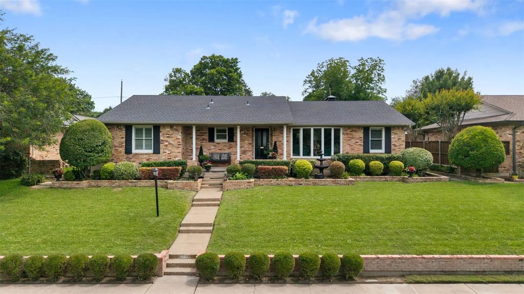 9124 Vinewood Drive, Dallas