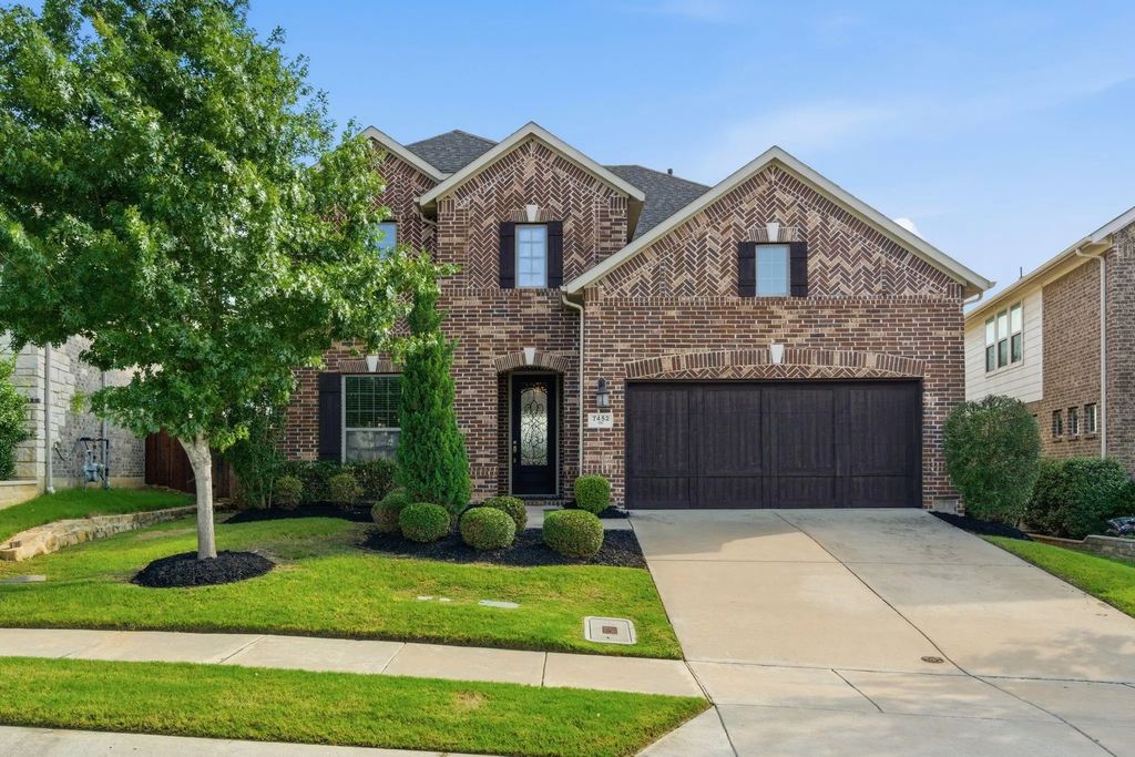 7452 Reverchon Drive, Irving