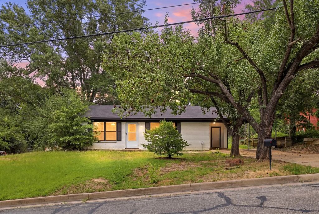 1919 Bradshaw, Tyler