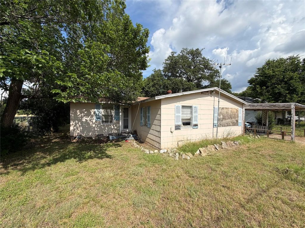 277 S Avenue L, Crawford