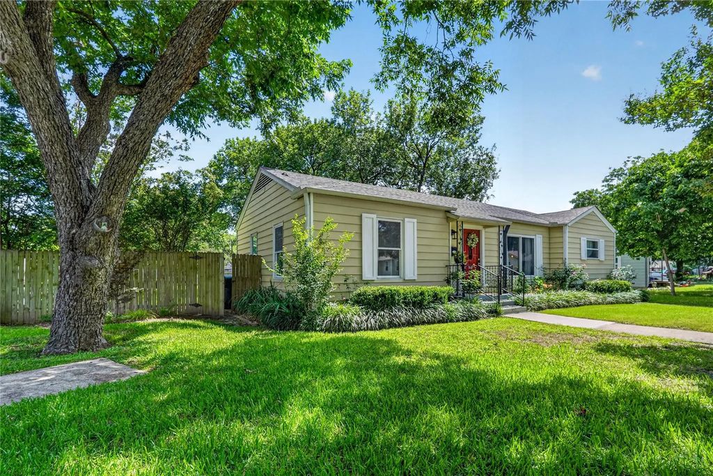 712 Edgefield Drive, Garland