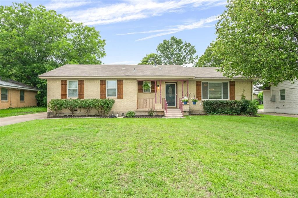 913 Pinson Road, Forney