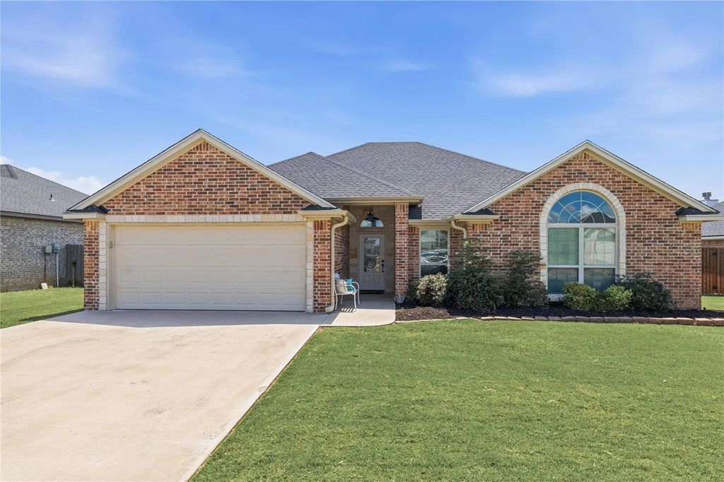 4607 4th Street, Brownwood