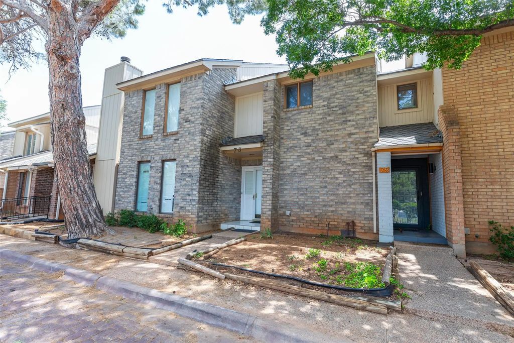73 Fairway Oaks Boulevard, Abilene
