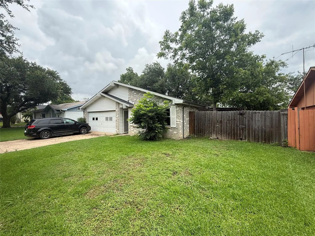 3138 Abbey Road, Carrollton