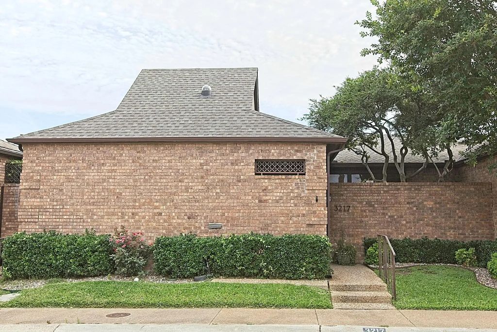 3217 Squireswood Drive, Carrollton