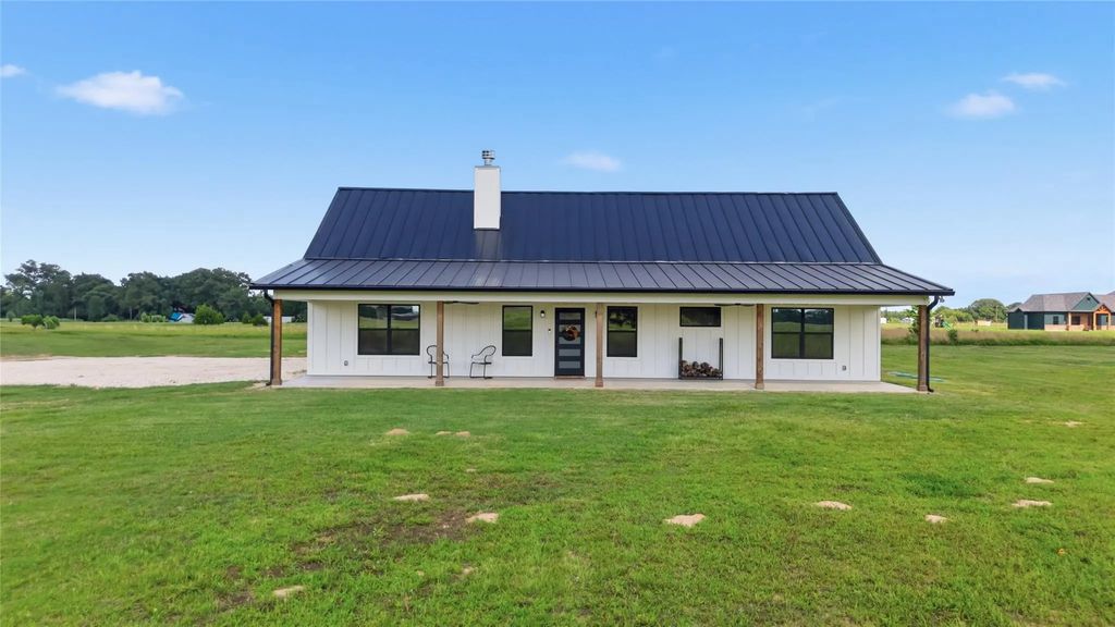 9012 County Road 3614, Murchison