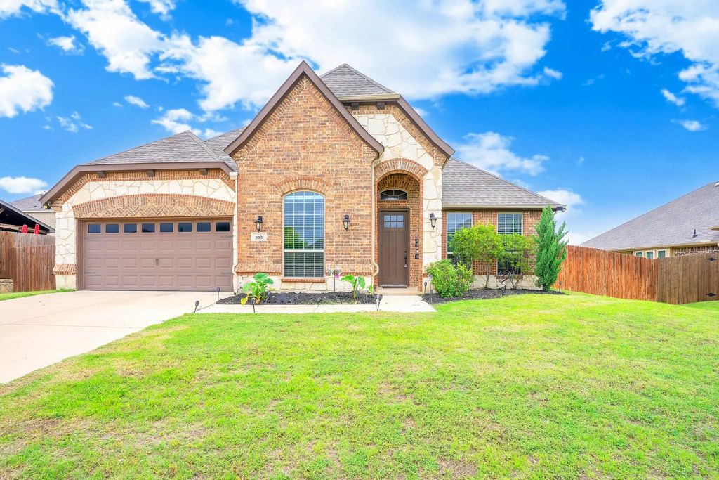 395 Strait Lane, Waxahachie
