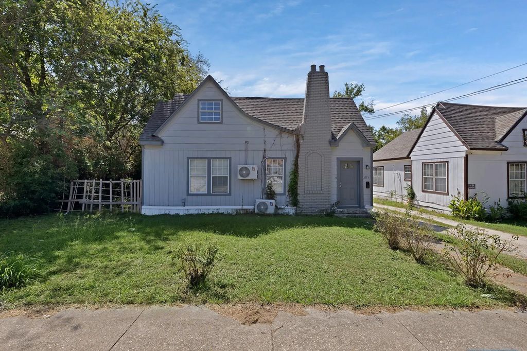 3515 Lee Street, Greenville