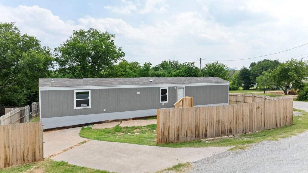 4200 Cortez Court, Granbury