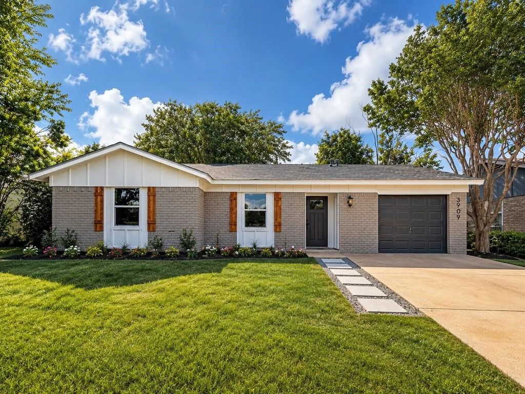 3909 Ambassador Way, Balch Springs