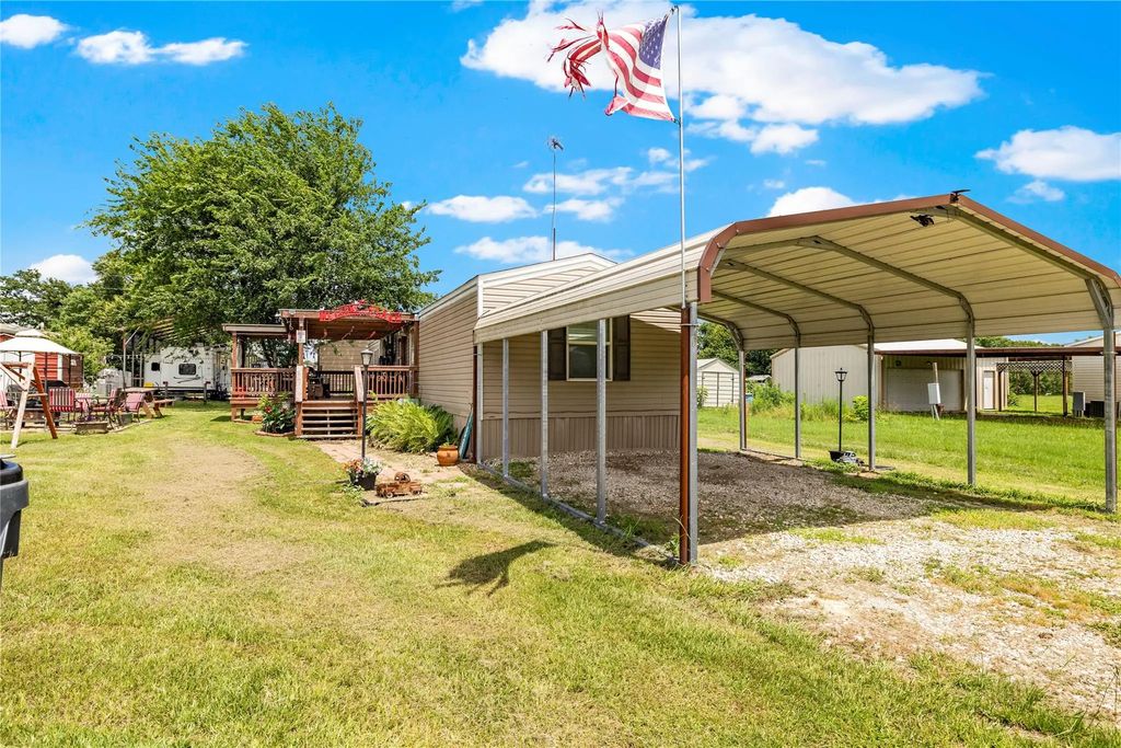 188 Mohican, Quitman