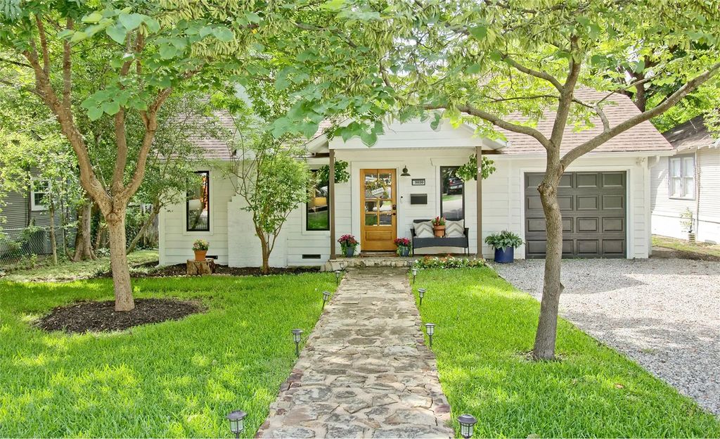 9030 San Benito Way, Dallas