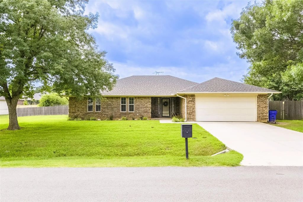 257 Spring Brook Drive, Mansfield