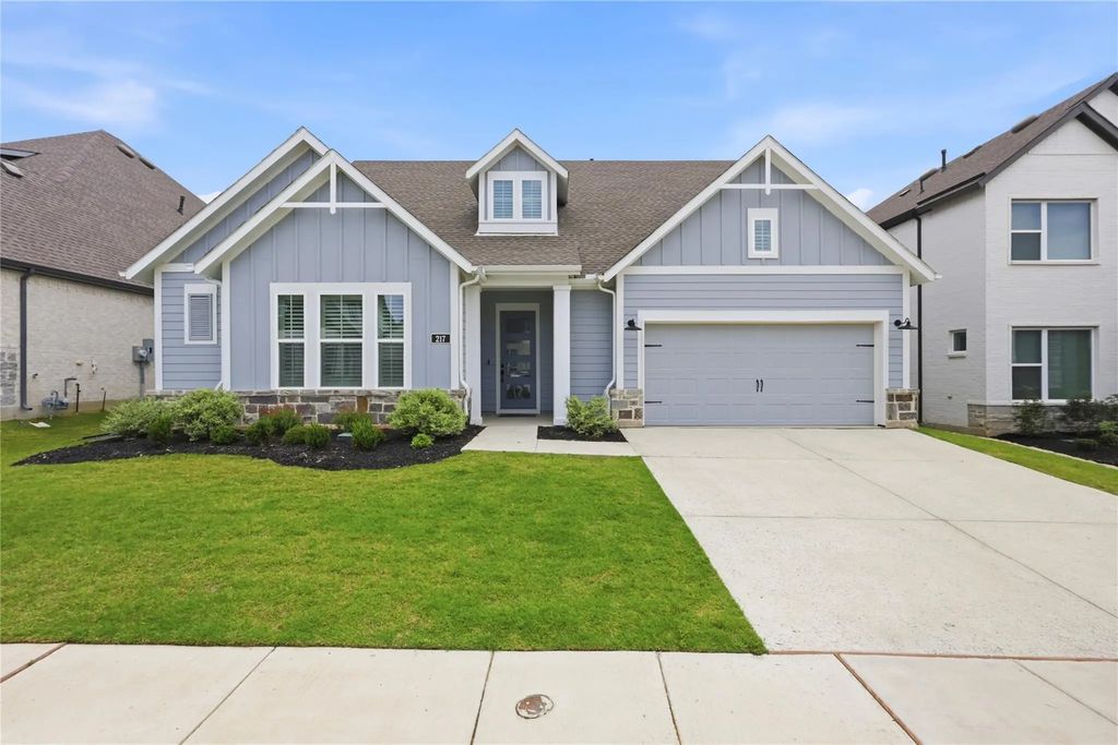 217 Pioneer Trail, Northlake
