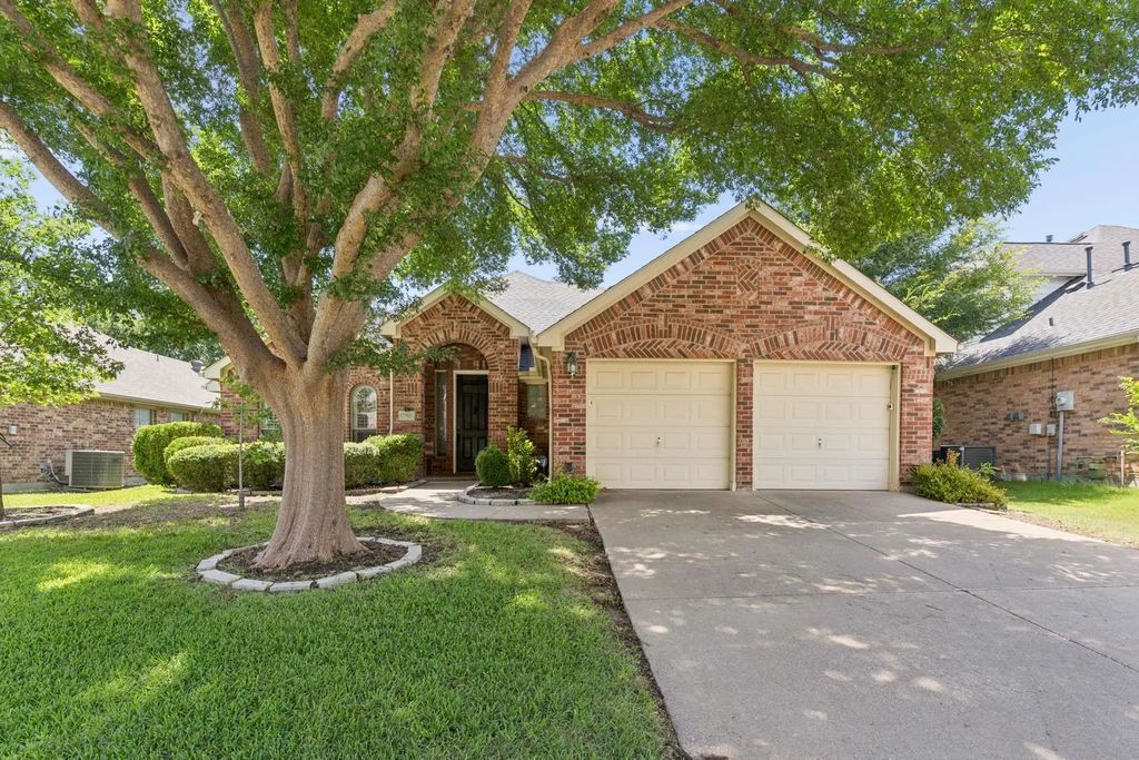 2512 Stone Meadows Drive, Little Elm