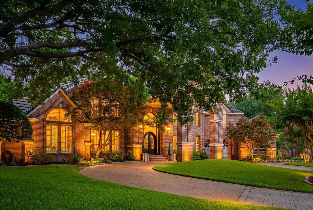 1313 Chatsworth Court E, Colleyville