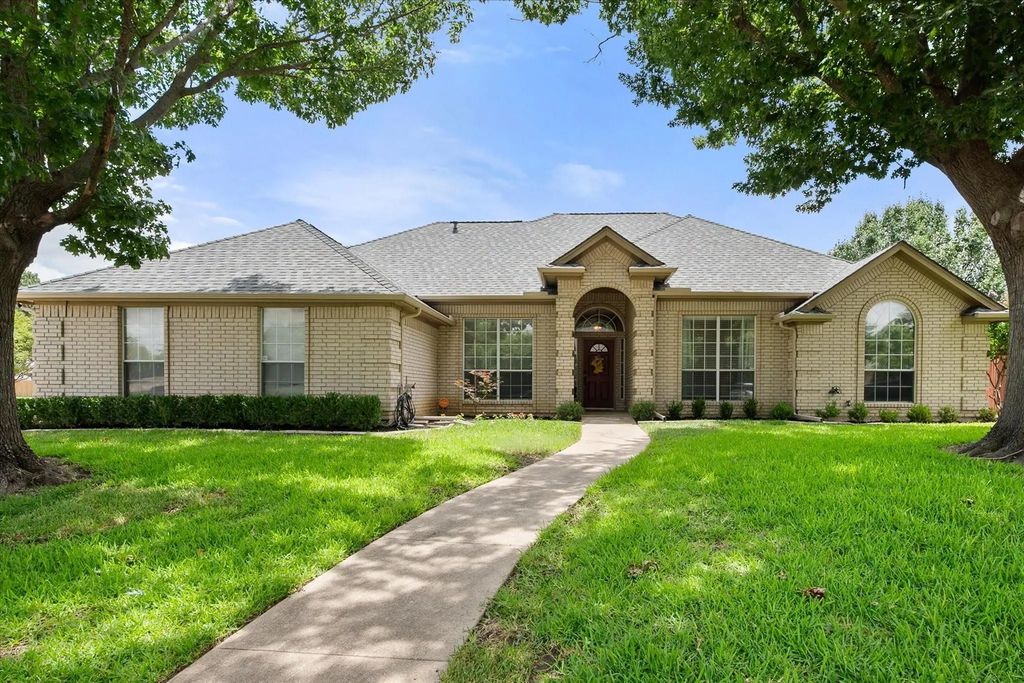 2212 Nugent Drive, Mansfield