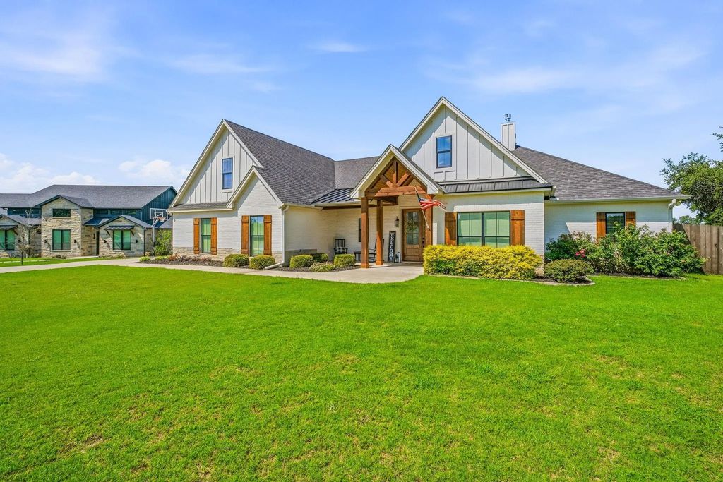 190 Blue Ribbon Lane, Stephenville