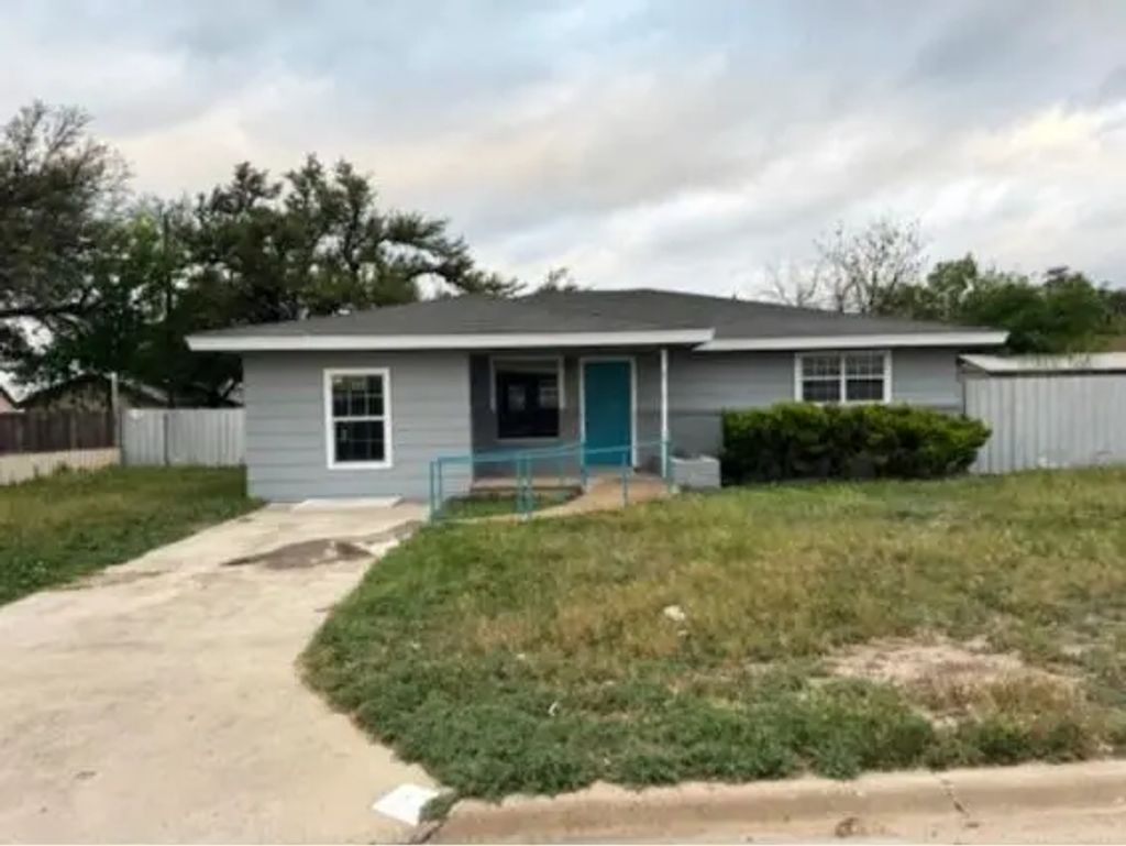 15 Burleson, Eden