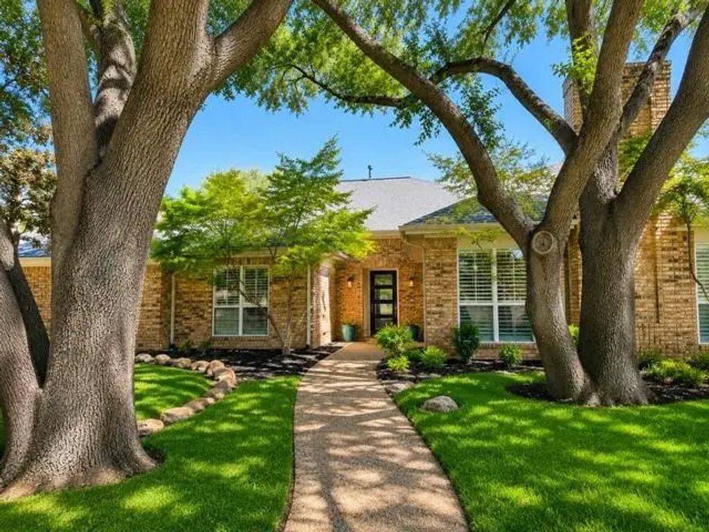 4215 Bretton Bay Lane, Dallas