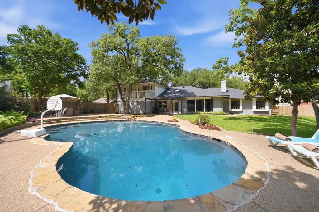 3612 Greenbriar Court, Colleyville