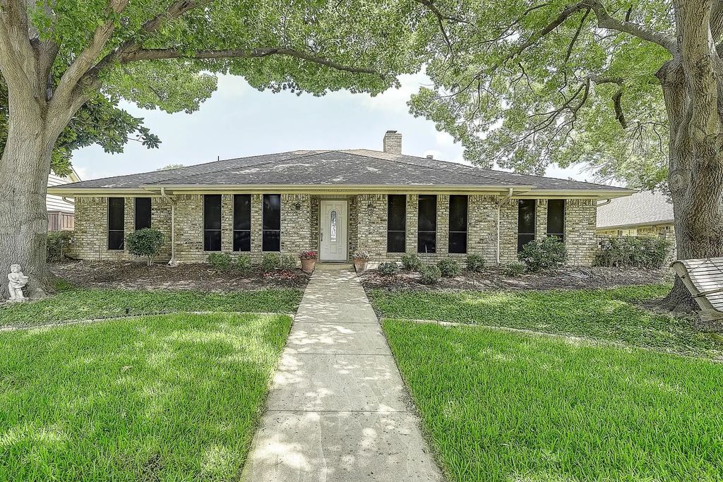 2225 Stone Creek Drive, Plano