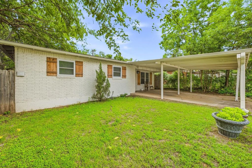 1350 Groesbeck Street, Stephenville