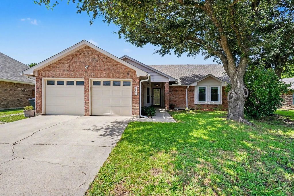 6852 Megan Lane, North Richland Hills