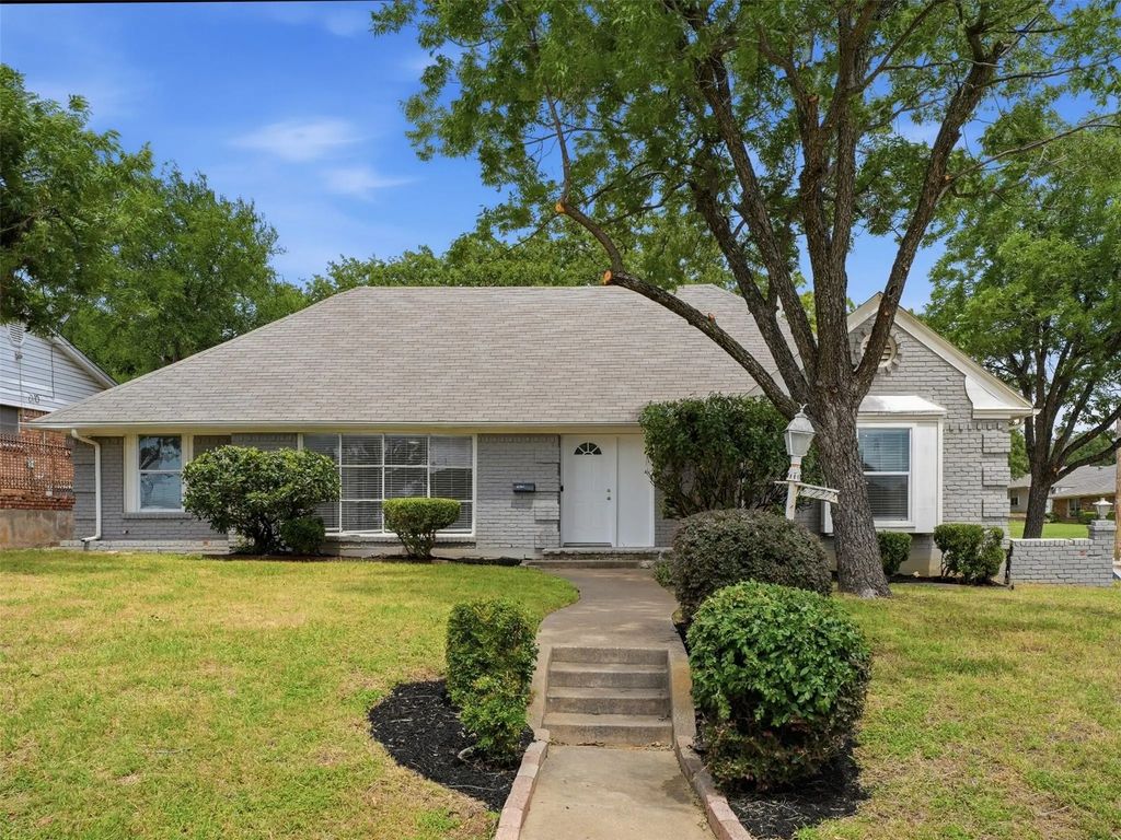 2121 Canton Drive, Fort Worth