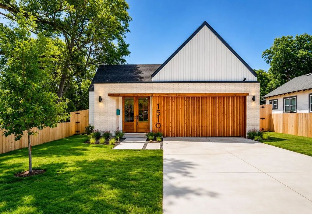 1510 Marfa Avenue, Dallas