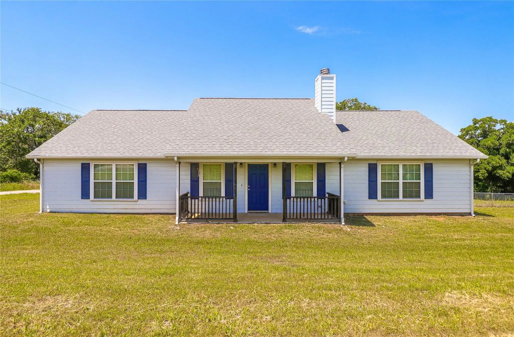 1633 Fm-3136, Cleburne