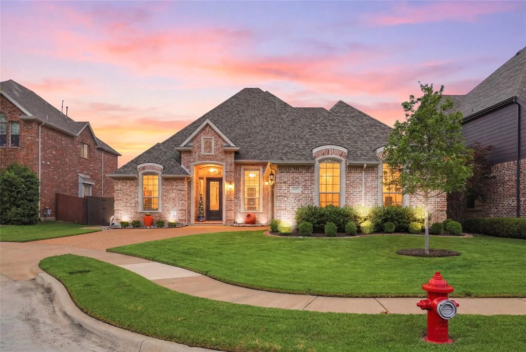 5931 Crescent Lane, Colleyville